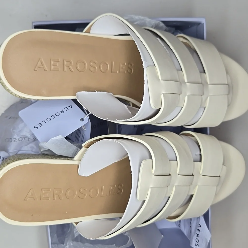 AEROSOLES new tags